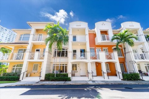 Adosado en venta en Aventura, Florida, 2 dormitorios, 162.11 m2 № 1923302 - foto 2