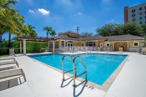 Adosado en venta en Aventura, Florida, 2 dormitorios, 162.11 m2 № 1923302 - foto 25