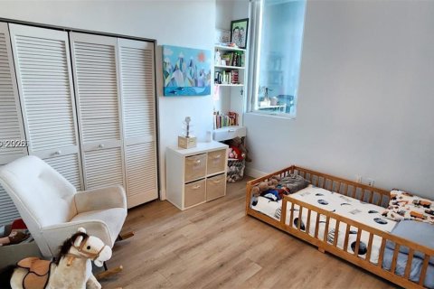 Condo in Miami, Florida, 2 bedrooms  № 2086579 - photo 6