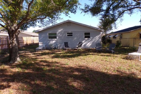 House in Saint Petersburg, Florida 3 bedrooms, 91.6 sq.m. № 2099862 - photo 17
