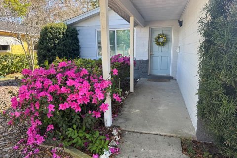 House in Saint Petersburg, Florida 3 bedrooms, 91.6 sq.m. № 2099862 - photo 3