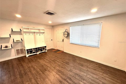 House in Saint Petersburg, Florida 3 bedrooms, 91.6 sq.m. № 2099862 - photo 5
