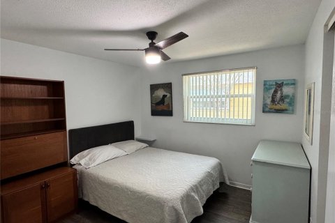 House in Saint Petersburg, Florida 3 bedrooms, 91.6 sq.m. № 2099862 - photo 11