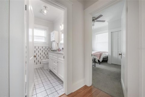 House in Tampa, Florida 3 bedrooms, 104.79 sq.m. № 2096731 - photo 23