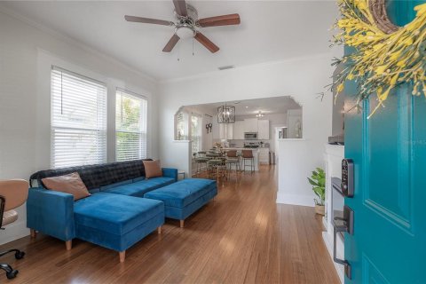 House in Tampa, Florida 3 bedrooms, 104.79 sq.m. № 2096731 - photo 9