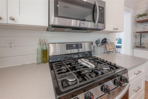 House in Tampa, Florida 3 bedrooms, 104.79 sq.m. № 2096731 - photo 17