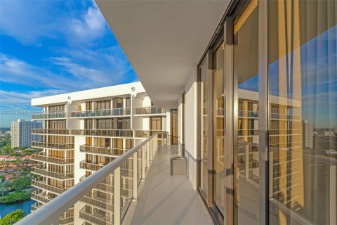 Copropriété à louer à Aventura, Floride: 3 chambres, 193.24 m2 № 1990745 - photo 3