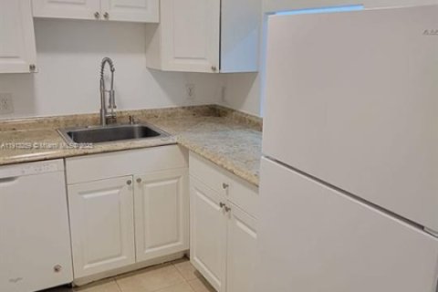 Снять в аренду кондоминиум в Тамарак, Флорида 1 спальня, 69.31м2, № 1968440 - фото 11