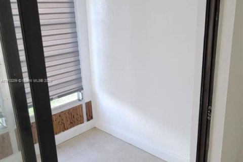 Снять в аренду кондоминиум в Тамарак, Флорида 1 спальня, 69.31м2, № 1968440 - фото 6