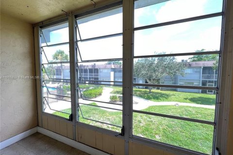 Снять в аренду кондоминиум в Тамарак, Флорида 1 спальня, 69.31м2, № 1968440 - фото 3