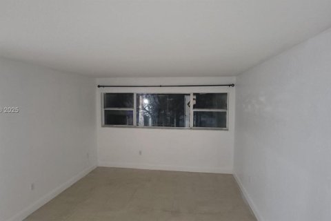 Снять в аренду кондоминиум в Тамарак, Флорида 1 спальня, 69.31м2, № 1968440 - фото 14