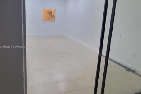 Снять в аренду кондоминиум в Тамарак, Флорида 1 спальня, 69.31м2, № 1968440 - фото 21