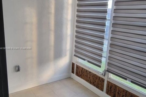 Снять в аренду кондоминиум в Тамарак, Флорида 1 спальня, 69.31м2, № 1968440 - фото 7