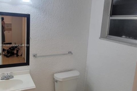 Снять в аренду кондоминиум в Тамарак, Флорида 1 спальня, 69.31м2, № 1968440 - фото 20