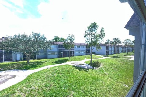 Снять в аренду кондоминиум в Тамарак, Флорида 1 спальня, 69.31м2, № 1968440 - фото 4