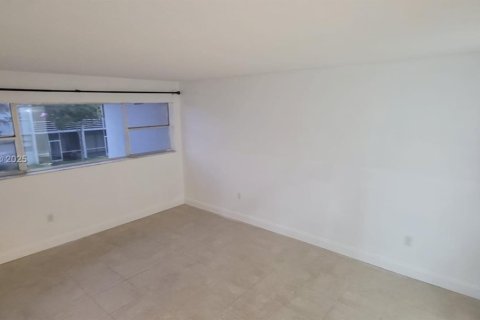 Снять в аренду кондоминиум в Тамарак, Флорида 1 спальня, 69.31м2, № 1968440 - фото 12