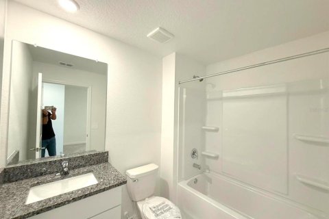 Touwnhouse à louer à San Antonio, Floride: 3 chambres, 154.78 m2 № 2098211 - photo 9