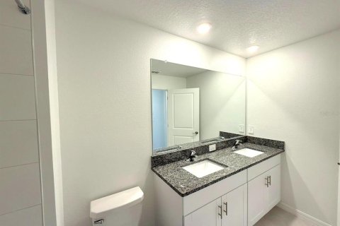 Touwnhouse à louer à San Antonio, Floride: 3 chambres, 154.78 m2 № 2098211 - photo 11
