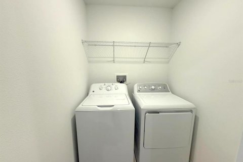 Touwnhouse à louer à San Antonio, Floride: 3 chambres, 154.78 m2 № 2098211 - photo 8
