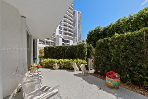 Copropriété à vendre à Aventura, Floride: 2 chambres, 126.81 m2 № 2056801 - photo 28