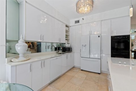 Copropriété à vendre à Aventura, Floride: 2 chambres, 126.81 m2 № 2056801 - photo 5