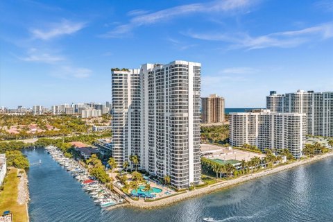 Copropriété à vendre à Aventura, Floride: 2 chambres, 126.81 m2 № 2056801 - photo 1