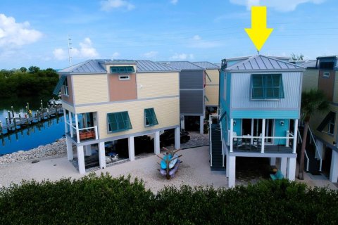 House in Marathon, Florida 2 bedrooms, 89.19 sq.m. № 1027131 - photo 1