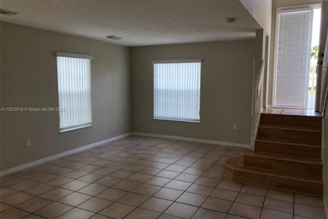 Casa en venta en Miami, Florida, 4 dormitorios, 160.26 m2 № 1968183 - foto 21