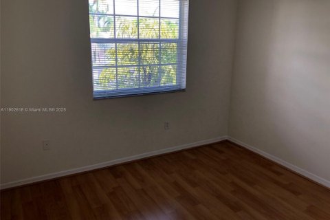 Casa en venta en Miami, Florida, 4 dormitorios, 160.26 m2 № 1968183 - foto 14