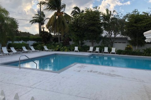 Casa en venta en Miami, Florida, 4 dormitorios, 160.26 m2 № 1968183 - foto 30