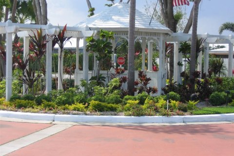 Casa en venta en Miami, Florida, 4 dormitorios, 160.26 m2 № 1968183 - foto 23