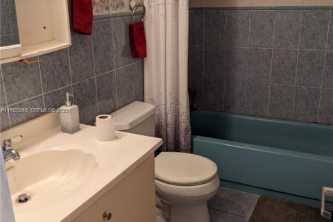 Copropriété à vendre à Miami Gardens, Floride: 2 chambres, 94.02 m2 № 1994122 - photo 7