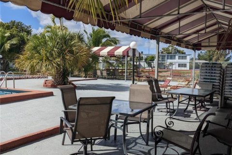 Copropriété à vendre à Miami Gardens, Floride: 2 chambres, 94.02 m2 № 1994122 - photo 10