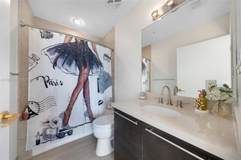 Copropriété à louer à North Bay Village, Floride: 1 chambre, 76.92 m2 № 1983883 - photo 15