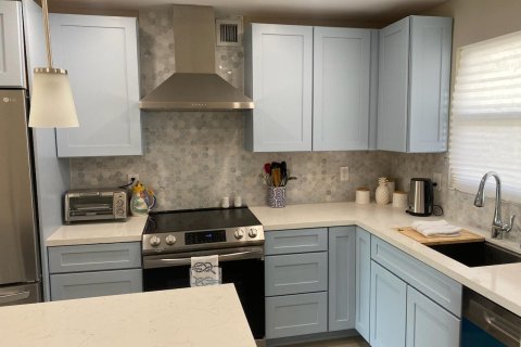 Condo in Lantana, Florida, 2 bedrooms  № 2147358 - photo 5