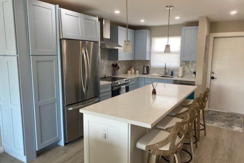 Condo in Lantana, Florida, 2 bedrooms  № 2147358 - photo 6