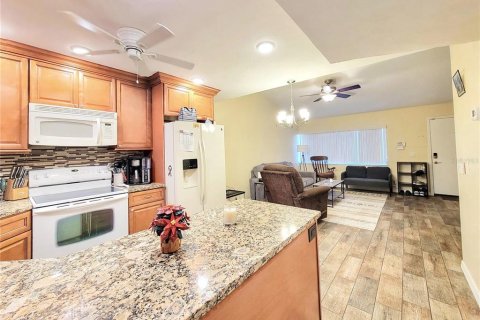 Condominio en venta en Gainesville, Florida, 2 dormitorios, 90.58 m2 № 1749282 - foto 9