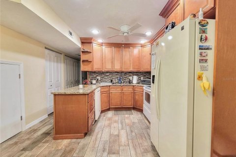 Condominio en venta en Gainesville, Florida, 2 dormitorios, 90.58 m2 № 1749282 - foto 12