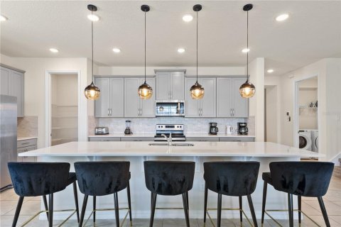 Casa en venta en Kissimmee, Florida, 9 dormitorios, 405.33 m2 № 1898481 - foto 22
