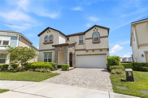 Casa en venta en Kissimmee, Florida, 9 dormitorios, 405.33 m2 № 1898481 - foto 3