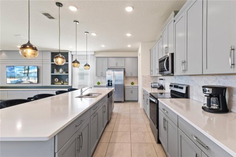 Casa en venta en Kissimmee, Florida, 9 dormitorios, 405.33 m2 № 1898481 - foto 25