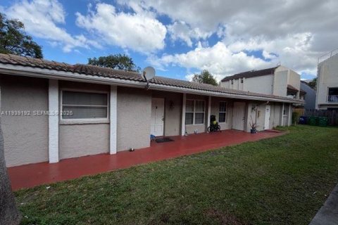 Commercial property in Coral Springs, Florida 354.79 sq.m. № 1997256 - photo 4