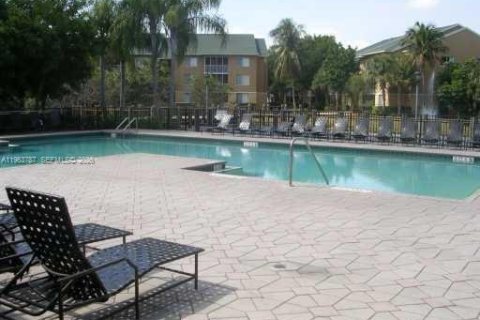 Copropriété à vendre à Pompano Beach, Floride: 1 chambre, 58.81 m2 № 2091359 - photo 9