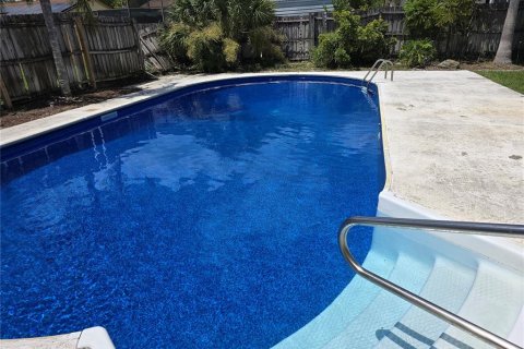 Casa en alquiler en Port Richey, Florida, 2 dormitorios, 130.99 m2 № 1918295 - foto 3