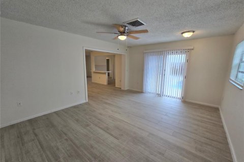 Casa en alquiler en Port Richey, Florida, 2 dormitorios, 130.99 m2 № 1918295 - foto 23