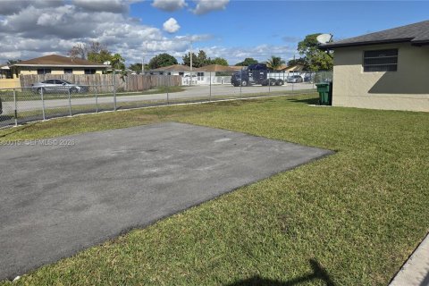 Appartement à louer à Miami, Floride: 3 chambres, 111.48 m2 № 2046356 - photo 4