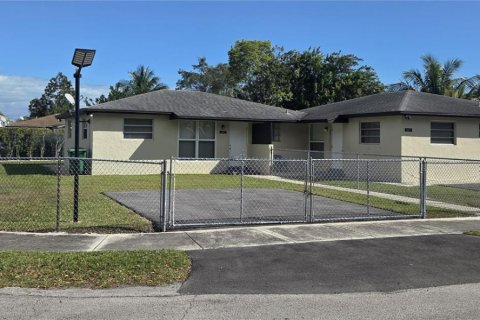 Appartement à louer à Miami, Floride: 3 chambres, 111.48 m2 № 2046356 - photo 2