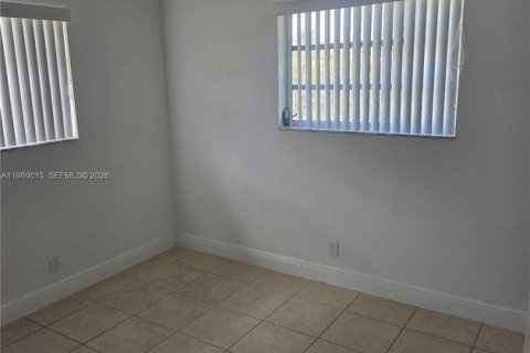 Appartement à louer à Miami, Floride: 3 chambres, 111.48 m2 № 2046356 - photo 9