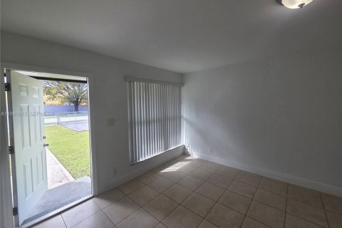 Appartement à louer à Miami, Floride: 3 chambres, 111.48 m2 № 2046356 - photo 13