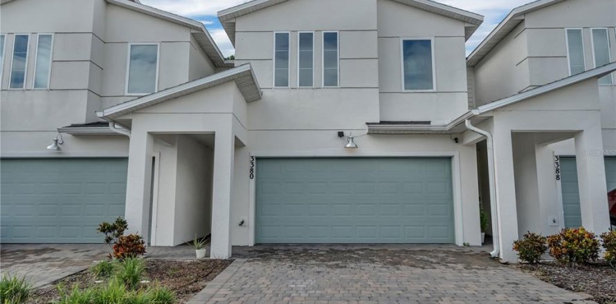 Adosado en Kissimmee, Florida 4 dormitorios, 189.8 m2 № 1916917